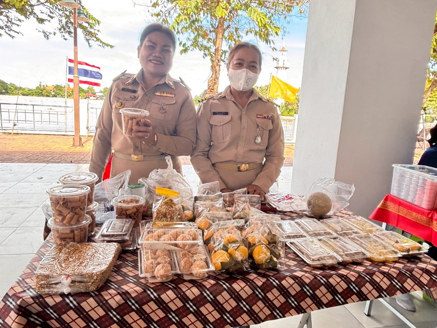 พช.บางปะอินจัดตลาดนัดคนไทยยิ้มได้ ประจำเดือน ตุลาคม 2568